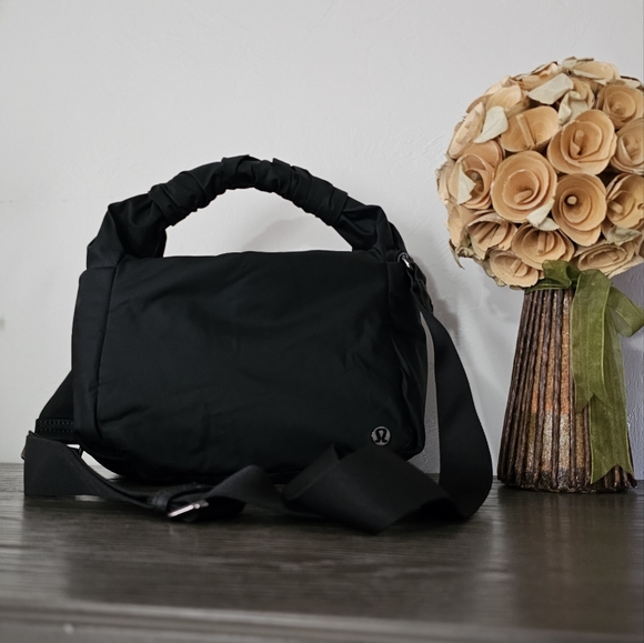 lululemon athletica Handbags - Lululemon crossbody